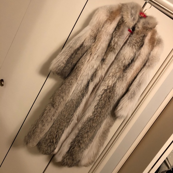 Coyote Fur Coat - Picture 3 of 8